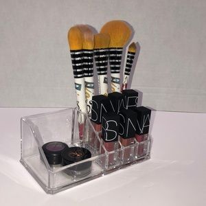 Make up holder